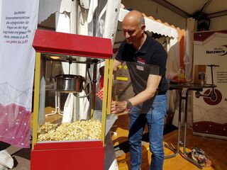 Axel Runge von Firma Ruwac - ein wahrer Meister an der Popcorn Maschine...!